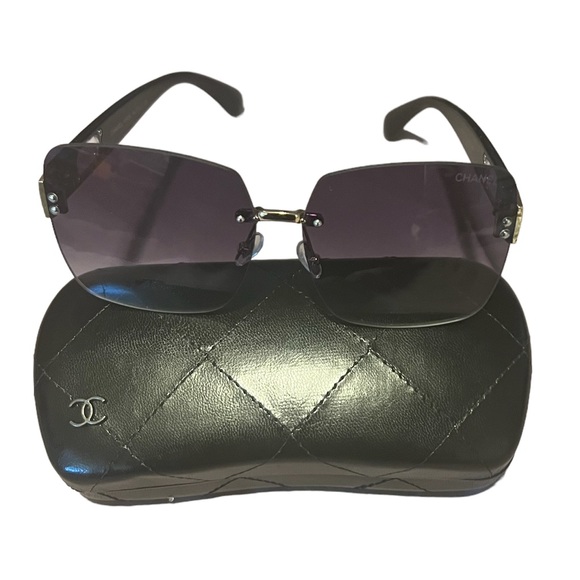 CHANEL Sunglasses - Picture 2 of 3